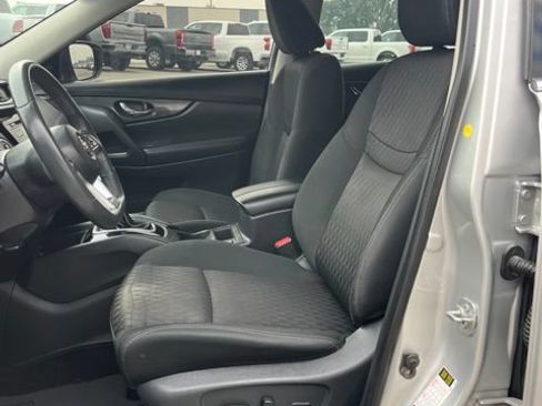 Used 2017 Nissan Rogue SV AWD/4WD image 31