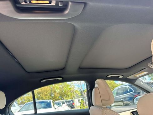 Used 2024 Mercedes-Benz C 300 Sedan image 10