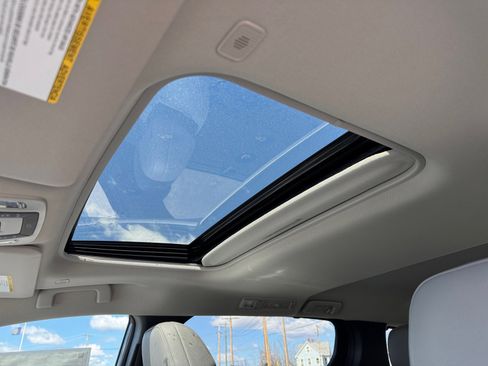 New 2026 Toyota Sienna XLE AWD/4WD image 30