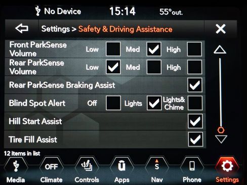 Used 2023 Jeep Cherokee Altitude Lux AWD/4WD image 19