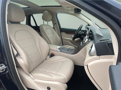 Used 2022 Mercedes-Benz GLC 300 w/ Driver Assistance Package image 11