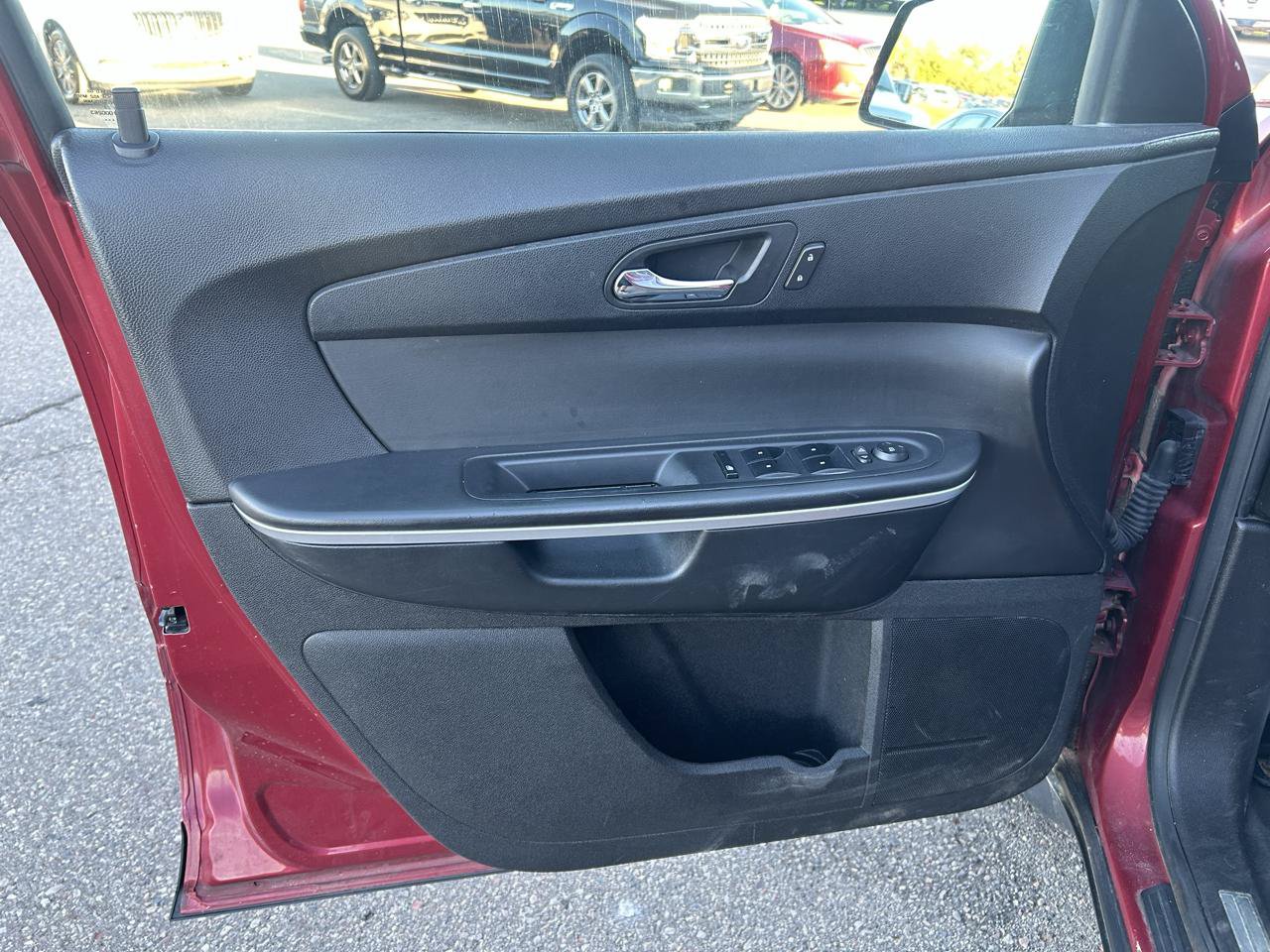 Used 2012 GMC Acadia SLE FWD image 15
