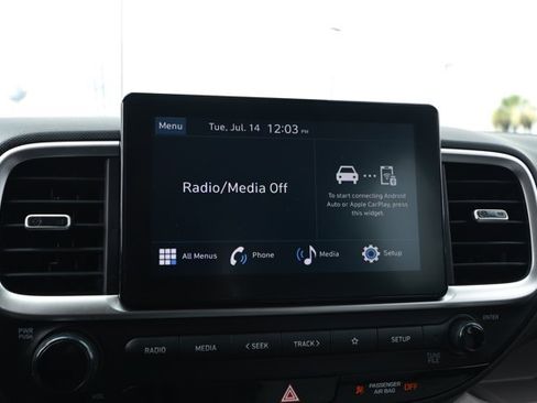 Used 2025 Hyundai Venue SEL FWD image 16