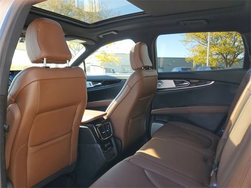 Used 2021 Lincoln Nautilus Reserve w/ Equipment Group 202A image 13