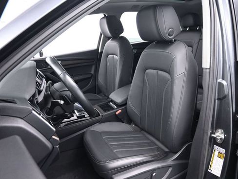 Used 2021 Audi Q5 e Premium Plus w/ Premium Plus Package AWD/4WD image 12