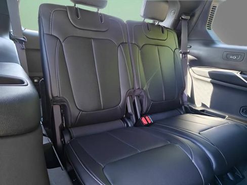 Used 2025 Jeep Grand Cherokee L Limited w/ Luxury Tech Group II RWD image 39
