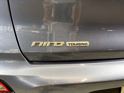 Used 2022 Kia Niro Touring Special Edition FWD image 7