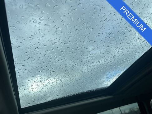 Used 2023 Subaru Forester Premium AWD/4WD image 23
