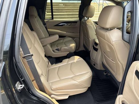 Used 2020 Cadillac Escalade Platinum AWD/4WD image 11