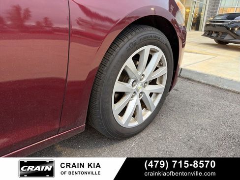 Used 2015 Chevrolet Malibu LT FWD image 6