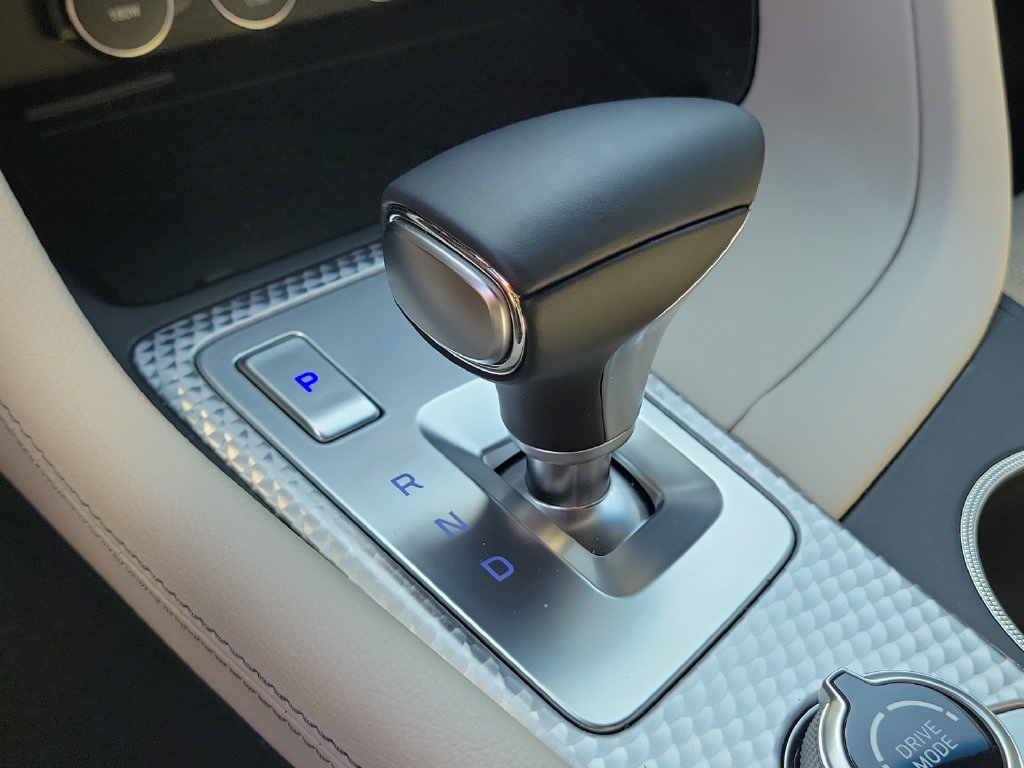 Used 2023 Genesis G70 2.0T w/ Sport Prestige Package RWD image 26