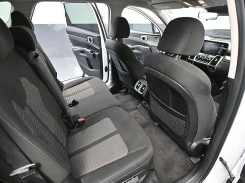 Used 2023 Kia Sorento LX AWD/4WD image 44