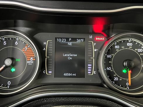 Used 2022 Jeep Cherokee Latitude w/ Sun & Sound Group image 31