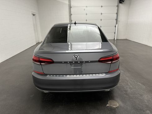 Used 2021 Volkswagen Passat 2.0T SE FWD image 8