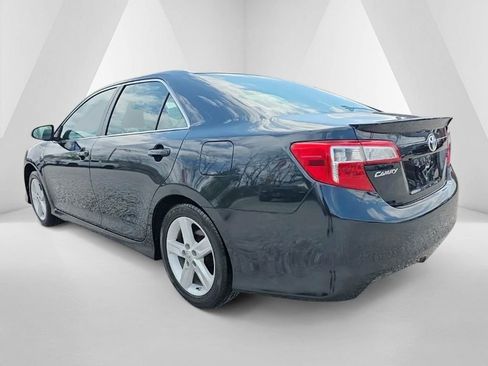 Used 2014 Toyota Camry SE w/ Moonroof Package FWD image 7