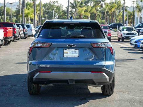 New 2026 Chevrolet Equinox LT w/ Convenience Package II FWD image 5