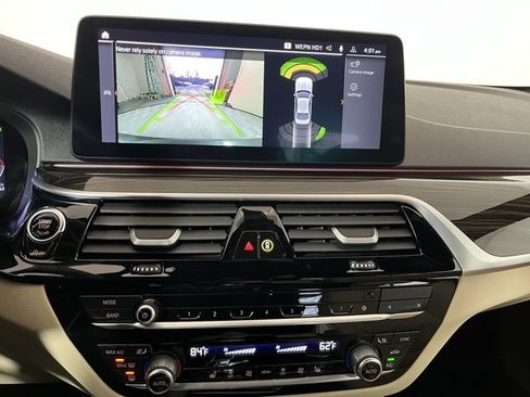 Used 2023 BMW 530i xDrive 530i xDrive w/ Premium Package image 17