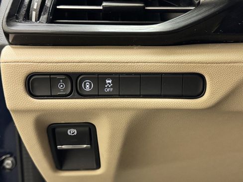 Used 2023 Acura MDX SH-AWD image 17