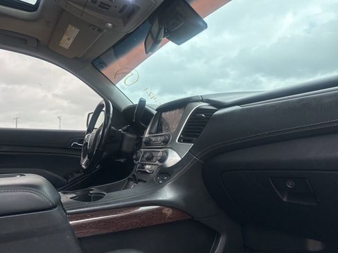 Used 2019 GMC Yukon XL SLT image 25