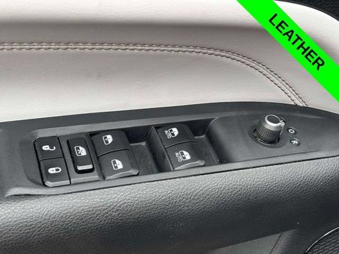 Used 2023 Jeep Compass Limited w/ Elite Group AWD/4WD image 10