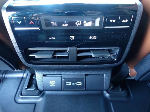 Used 2023 Acura MDX SH AWD w/Tech 4dr SUV w/Techno image 37