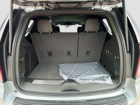 Used 2024 Chevrolet Tahoe Z71 w/ Luxury Package image 26