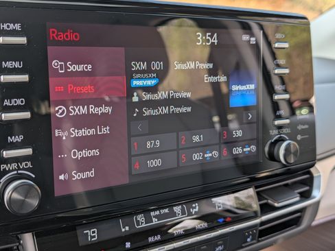 Used 2023 Toyota Sienna XLE image 30