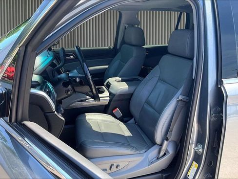 Used 2019 Chevrolet Tahoe LT w/ Luxury Package AWD/4WD image 28