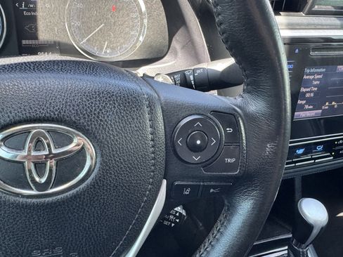 Used 2019 Toyota Corolla SE w/ Carpet Mat Package (TMS) FWD image 11