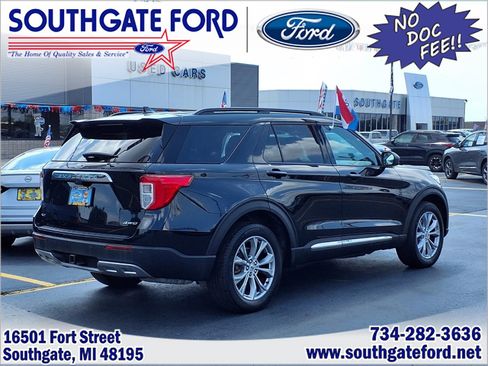 Used 2023 Ford Explorer XLT w/ Equipment Group 202A AWD/4WD image 2
