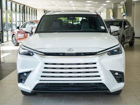 New 2026 Lexus TX 550h AWD Plug-In Hybrid image 2
