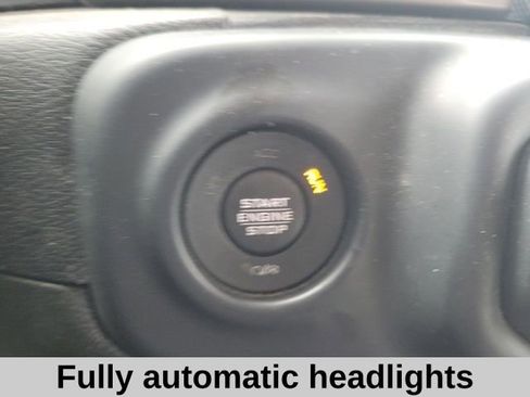 Used 2018 Jeep Wrangler Unlimited Sahara image 11