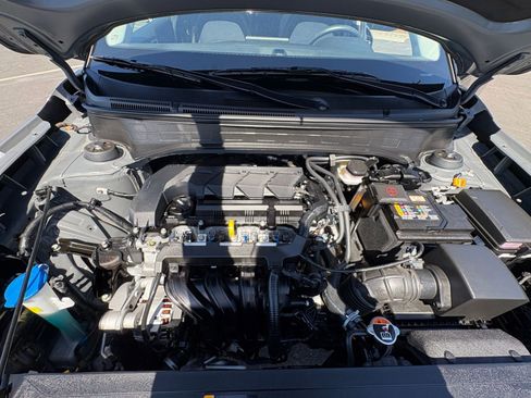 Used 2025 Hyundai Venue SEL FWD image 33