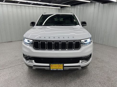 Used 2024 Jeep Wagoneer Series II w/ Convenience Group I image 2