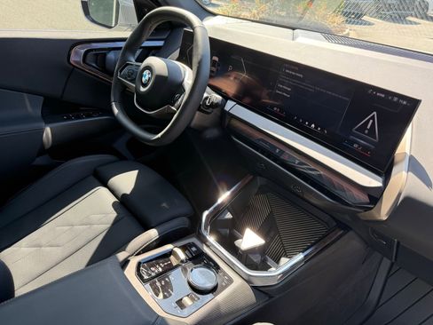 Used 2025 BMW X3 xDrive30i w/ Convenience Package image 43