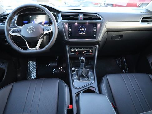 Used 2022 Volkswagen Tiguan SE image 22