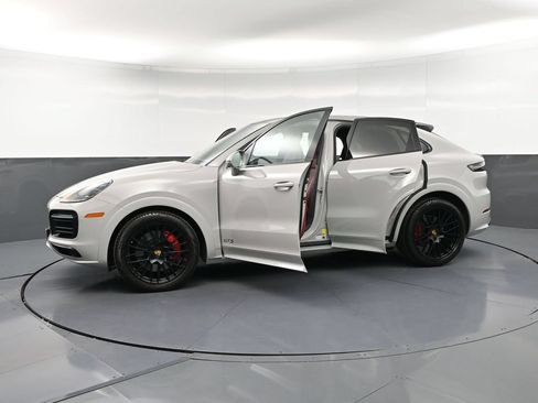 Certified 2023 Porsche Cayenne GTS AWD/4WD image 36