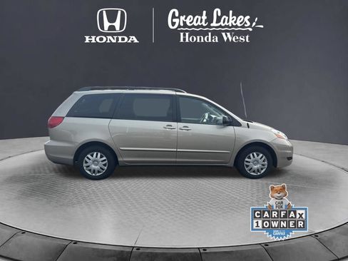 Used 2010 Toyota Sienna CE FWD image 5