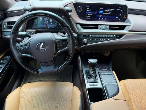 Used 2021 Lexus ES 300h Ultra Luxury FWD image 35