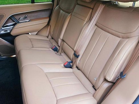 Used 2024 Land Rover Range Rover SE AWD/4WD image 13