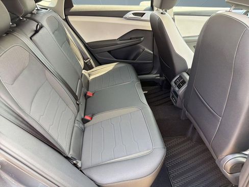New 2026 Volkswagen Taos SE FWD image 29