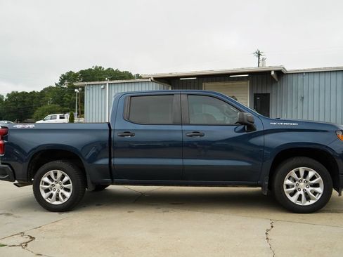 Used 2022 Chevrolet Silverado 1500 Custom AWD/4WD image 3