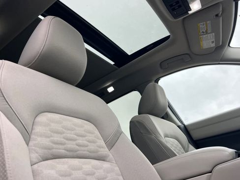 Used 2022 Nissan Pathfinder SV w/ SV Premium Package image 21