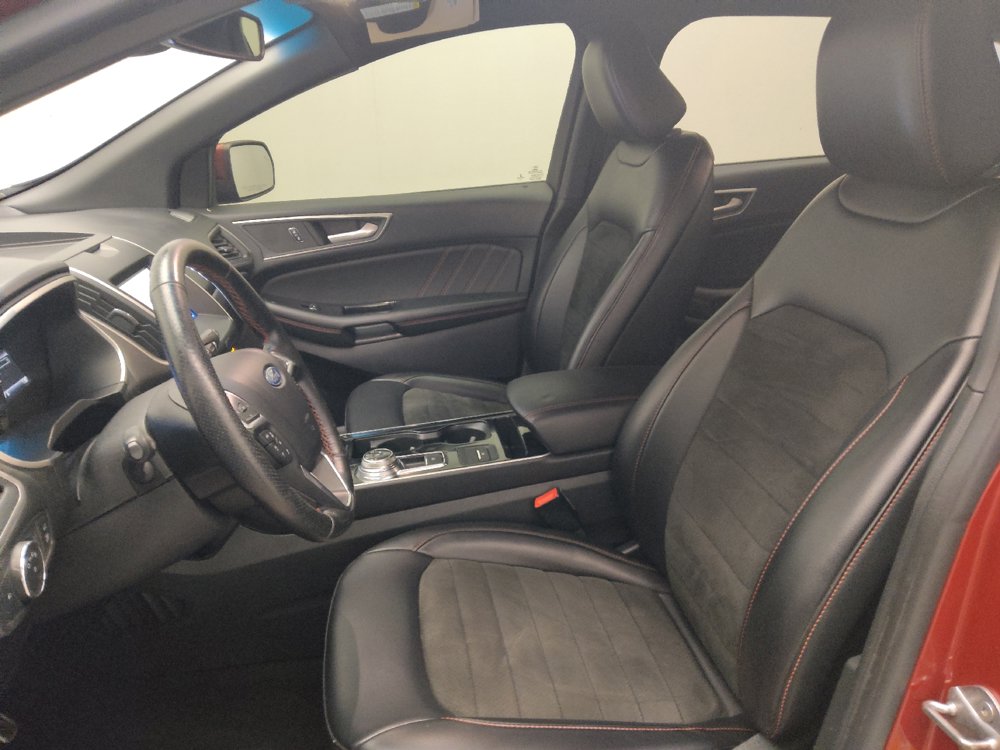 Used 2020 Ford Edge ST-Line w/ Cold Weather Package FWD image 17