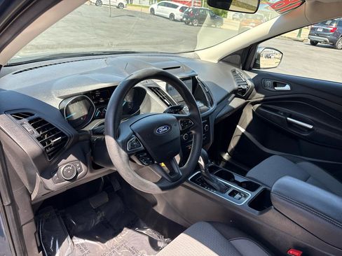 Used 2018 Ford Escape SE w/ SE Sync 3 Package FWD image 12