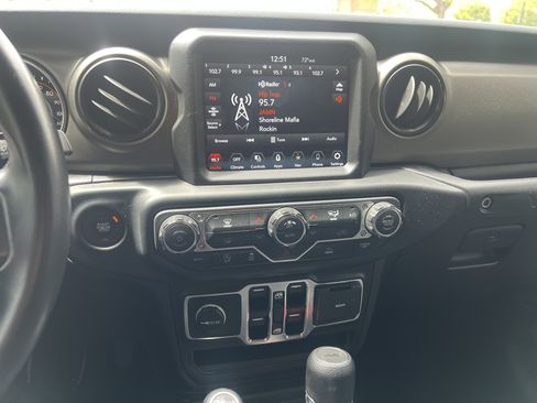 Used 2021 Jeep Wrangler Unlimited Sport image 14