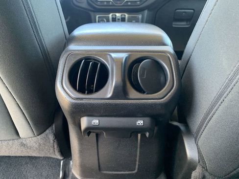 Used 2021 Jeep Wrangler Unlimited Sport image 20