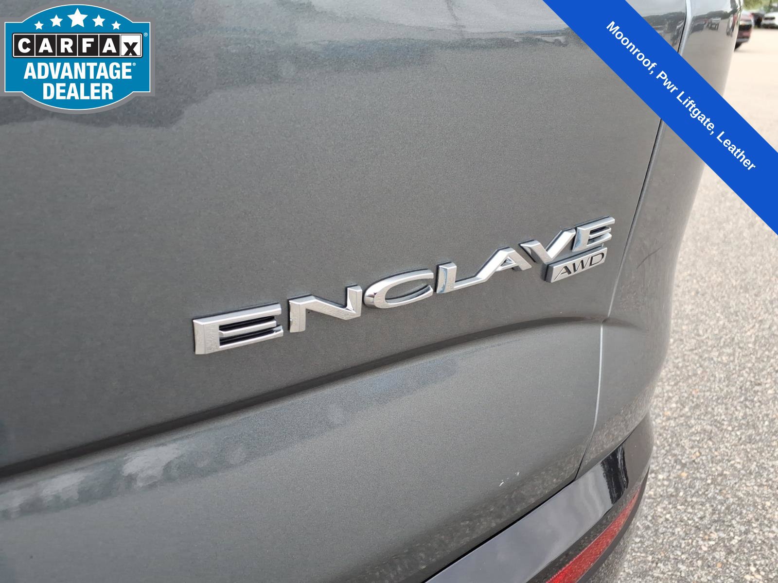 Used 2018 Buick Enclave Essence w/ LPO, Hit The Road Package AWD/4WD image 9