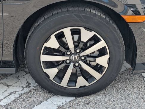Used 2025 Honda Odyssey EX-L image 13