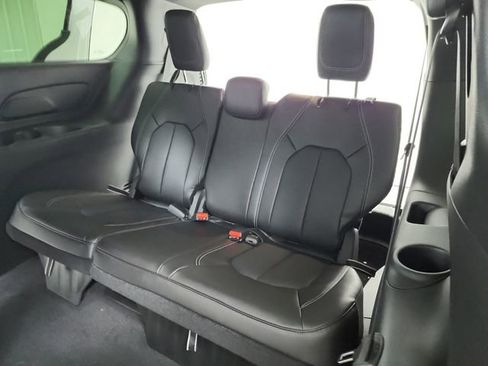 New 2026 Chrysler Voyager LX image 25